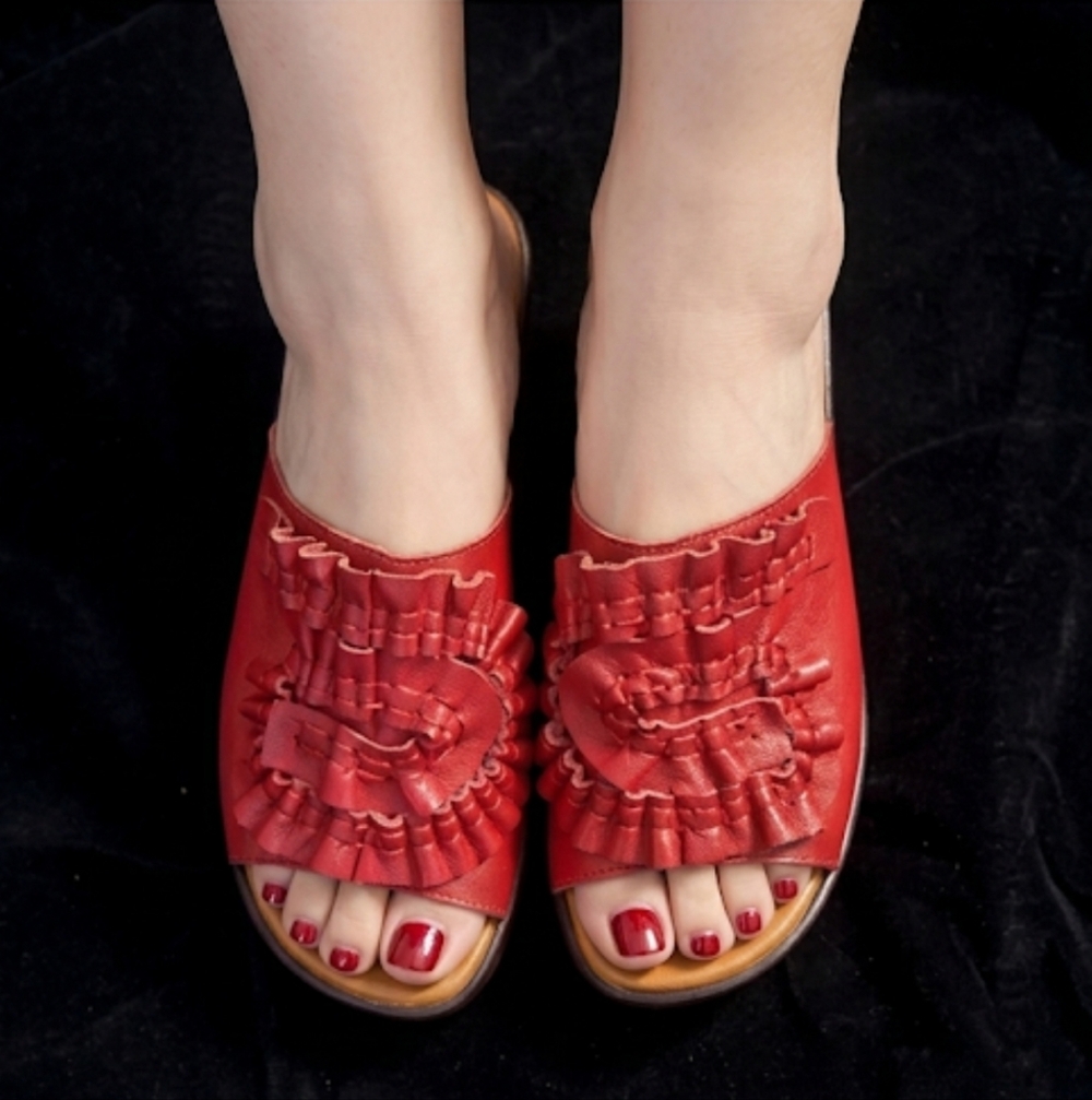 β€ Chinese Red Women's Slide Sandals SIZE 6 - Picture 1 of 7